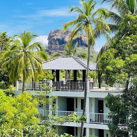 Lakmini Lodge Сигирия Экстерьер фото