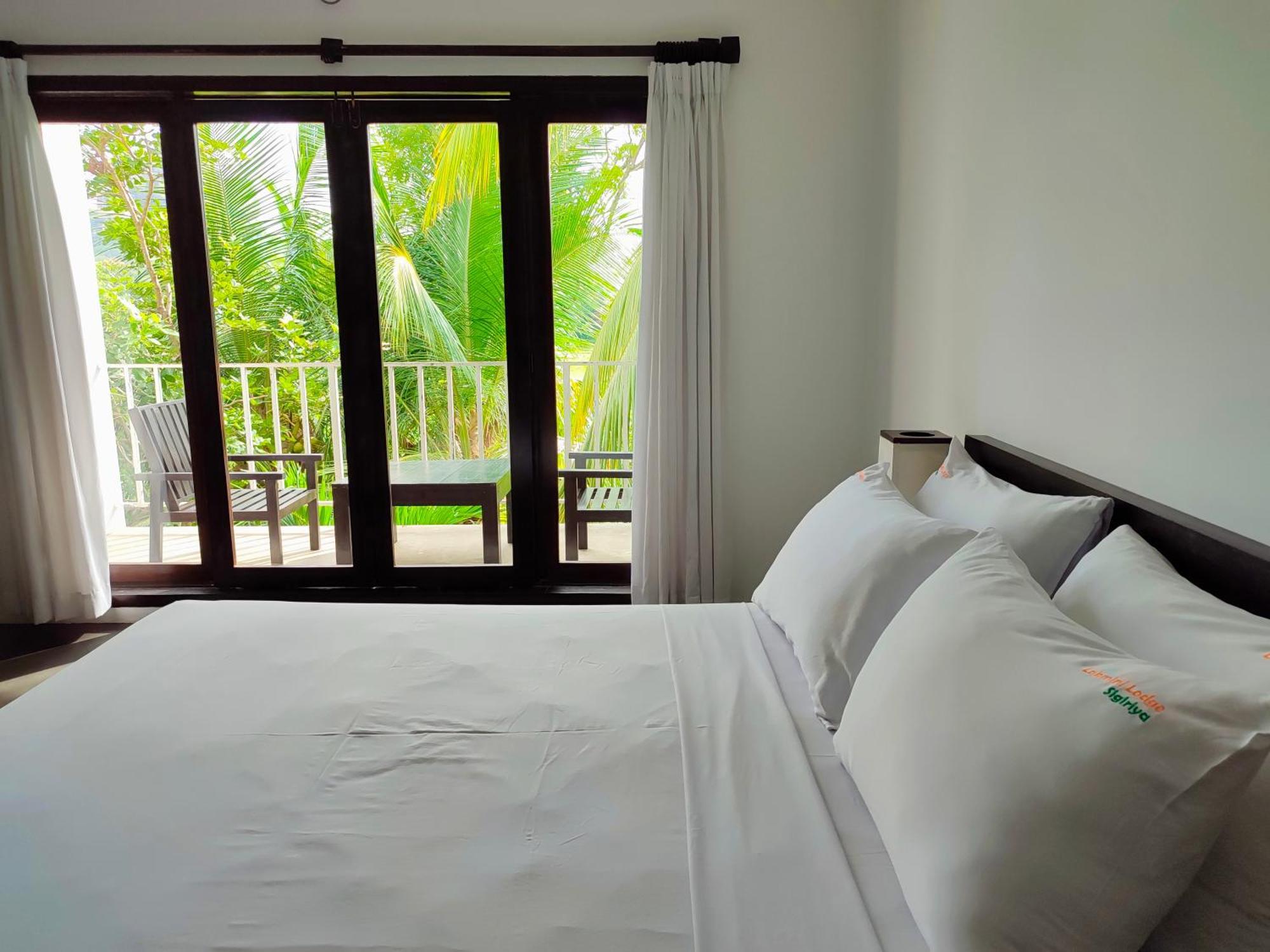 Lakmini Lodge Сигирия Экстерьер фото