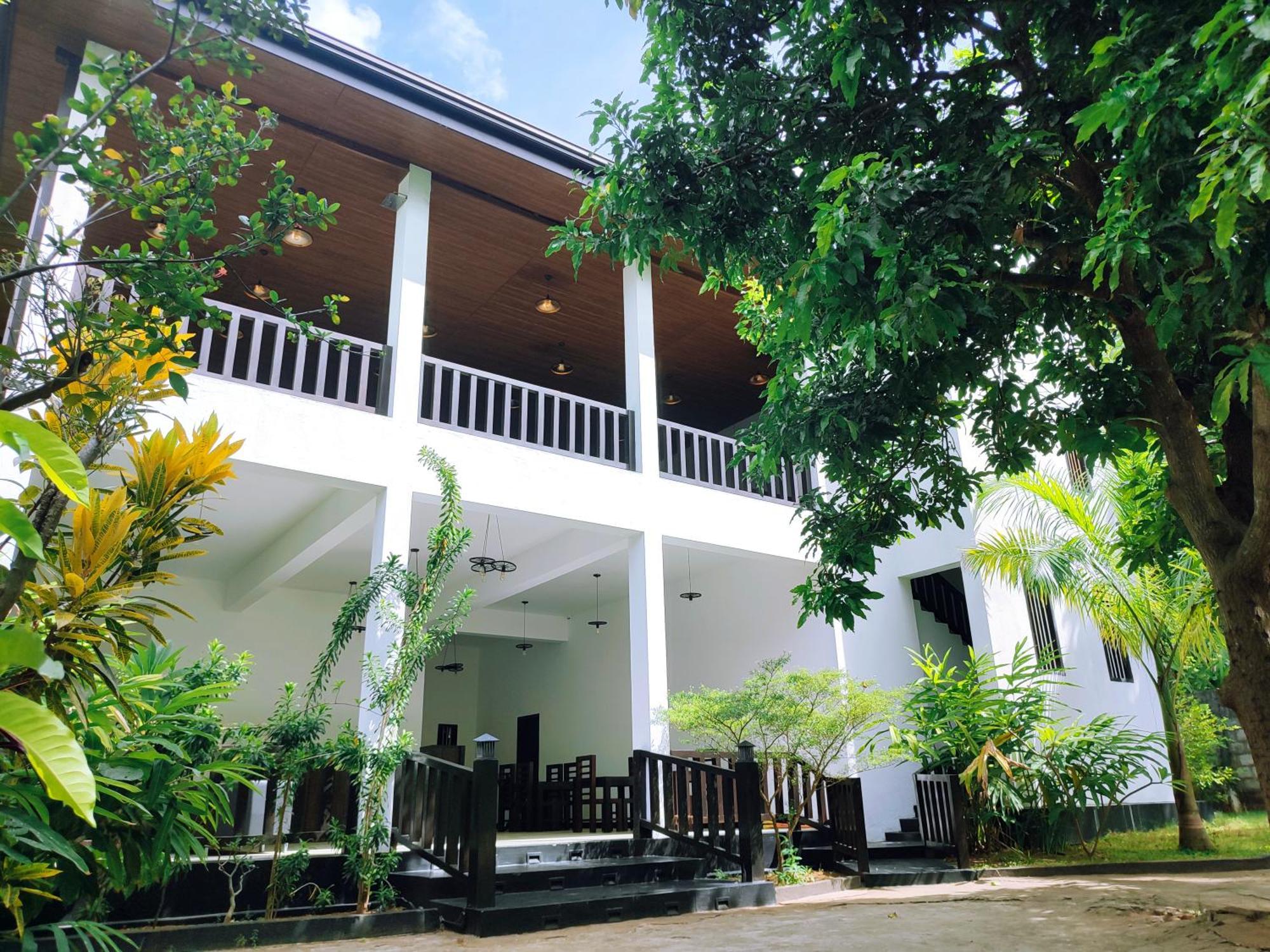 Lakmini Lodge Сигирия Экстерьер фото