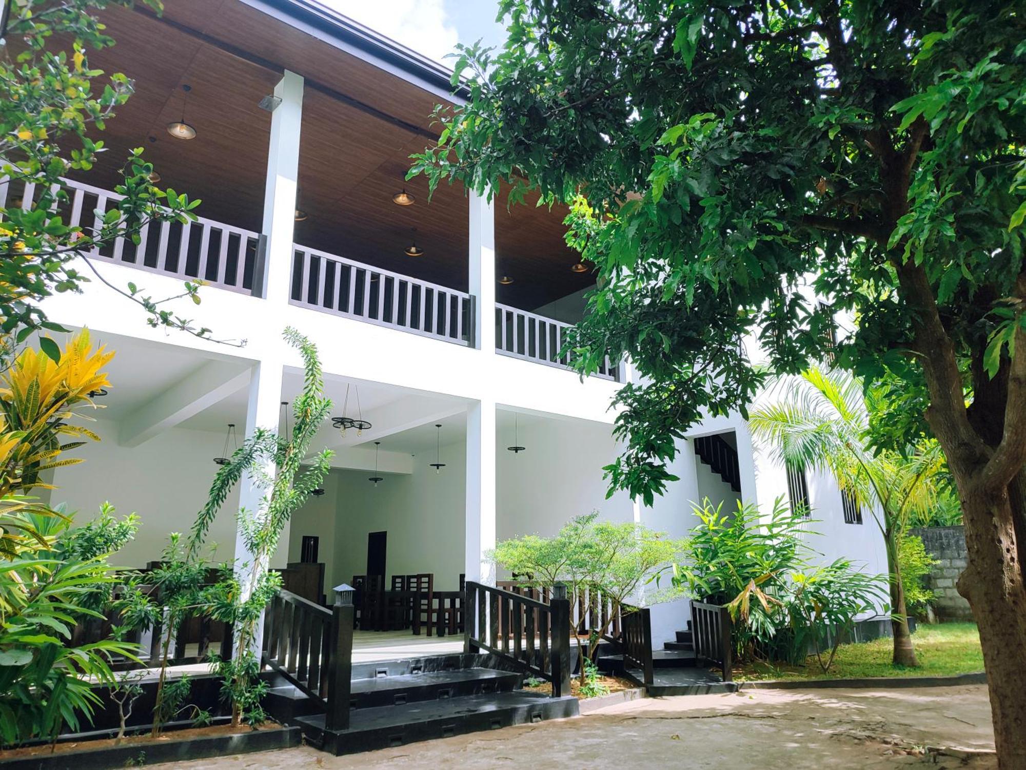 Lakmini Lodge Сигирия Экстерьер фото