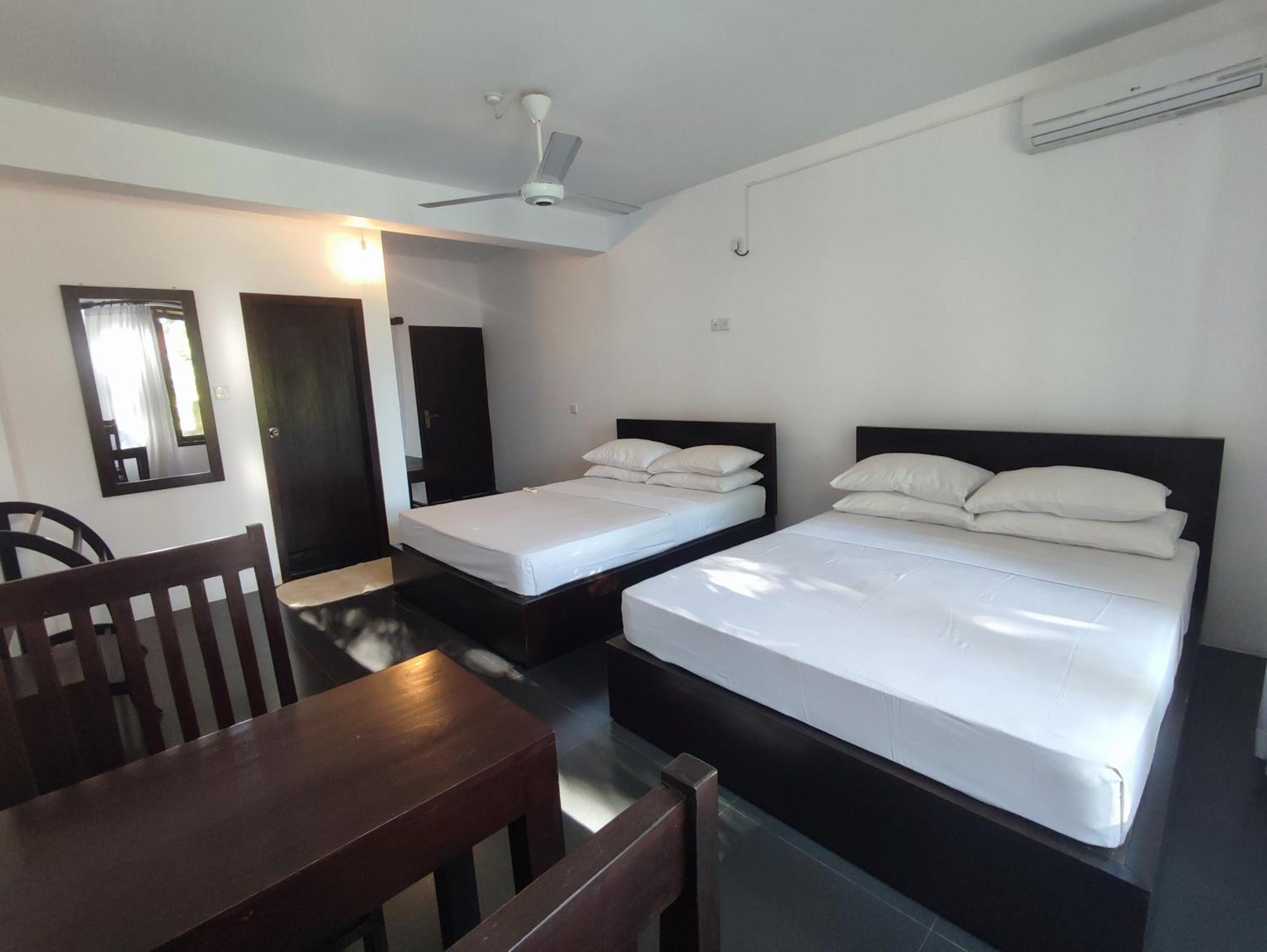 Lakmini Lodge Сигирия Экстерьер фото