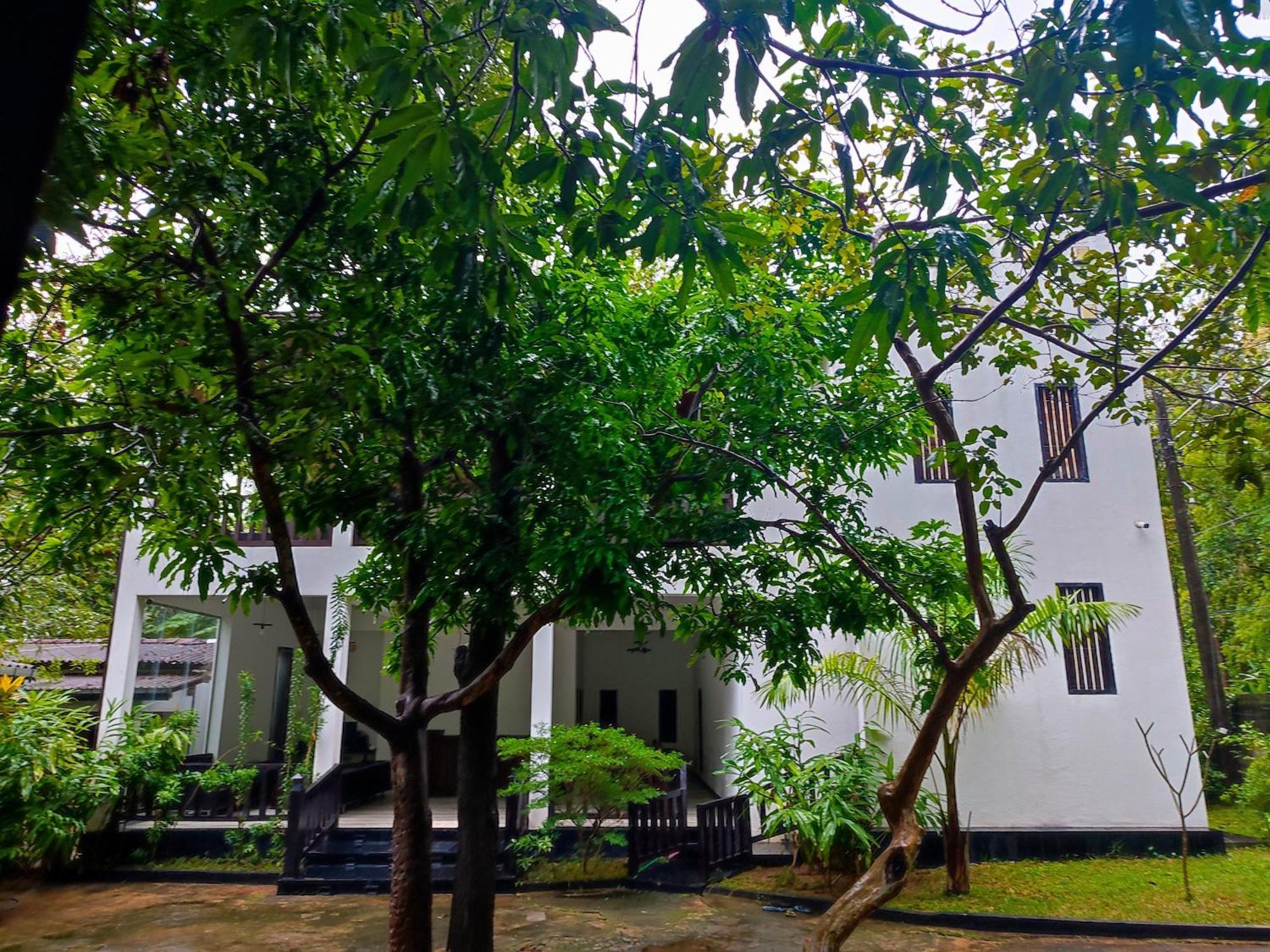 Lakmini Lodge Сигирия Экстерьер фото