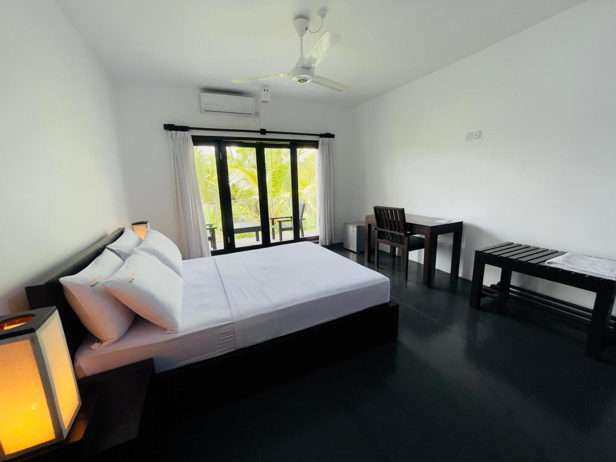 Lakmini Lodge Сигирия Экстерьер фото