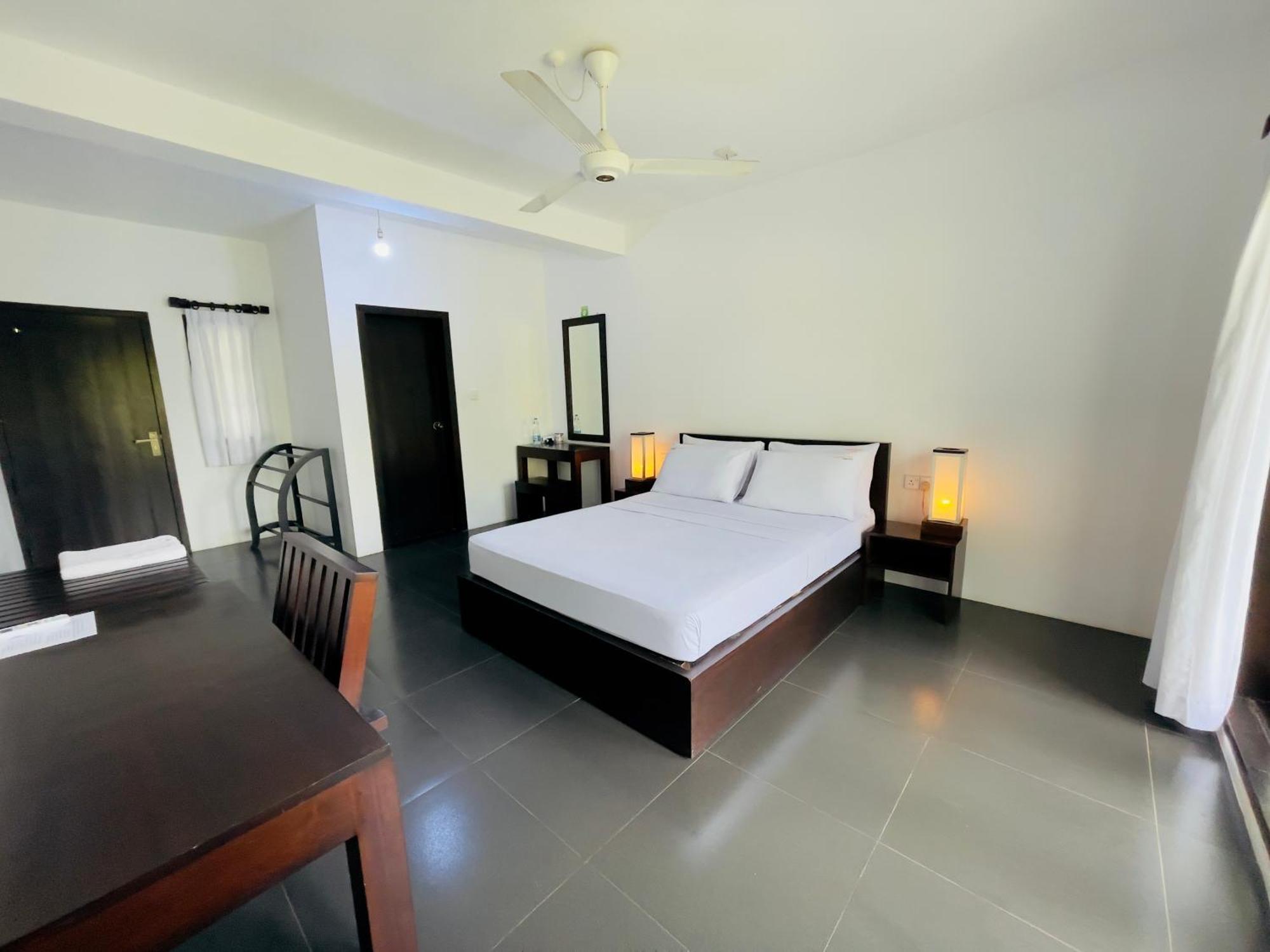 Lakmini Lodge Сигирия Экстерьер фото