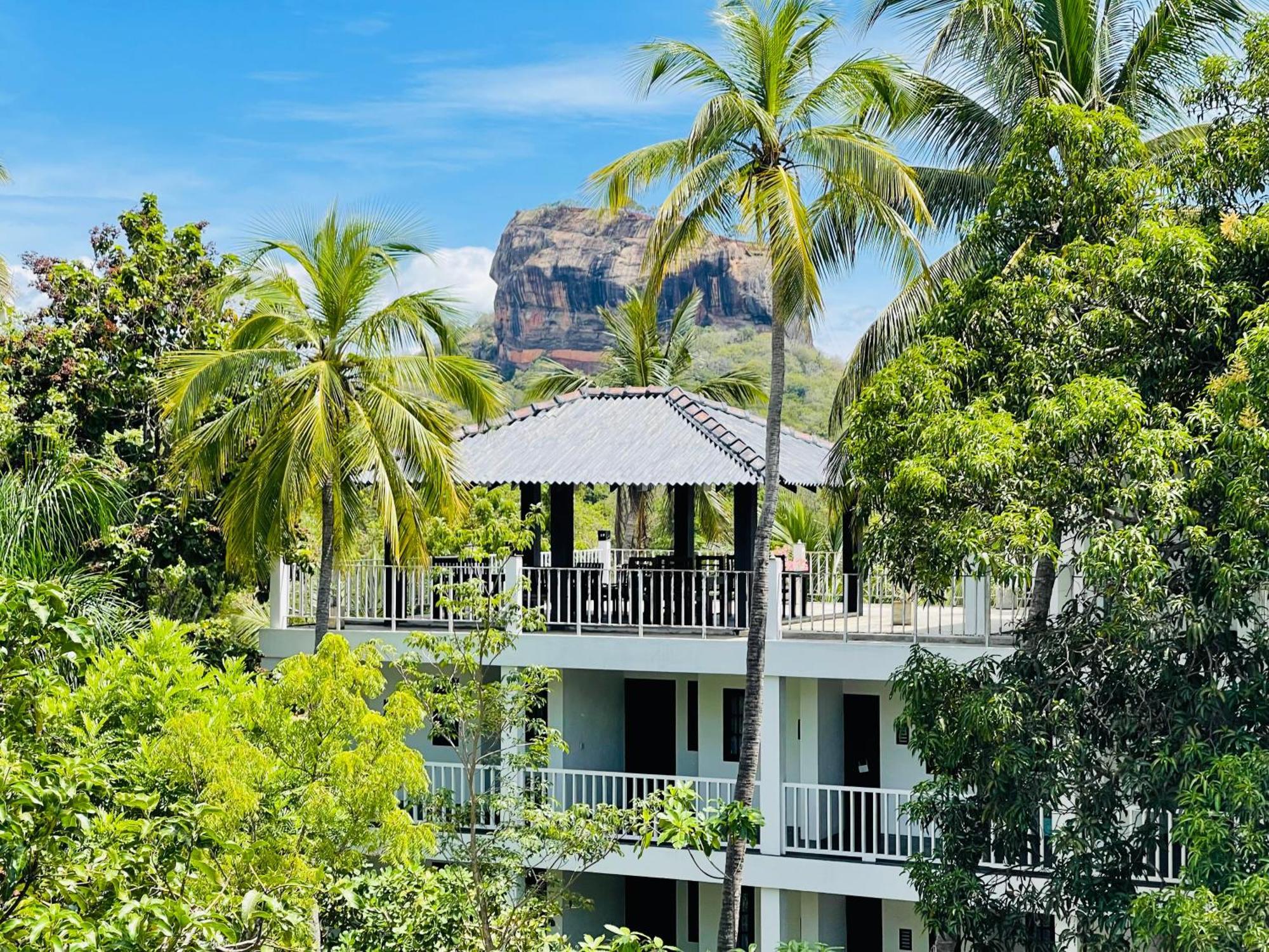 Lakmini Lodge Сигирия Экстерьер фото