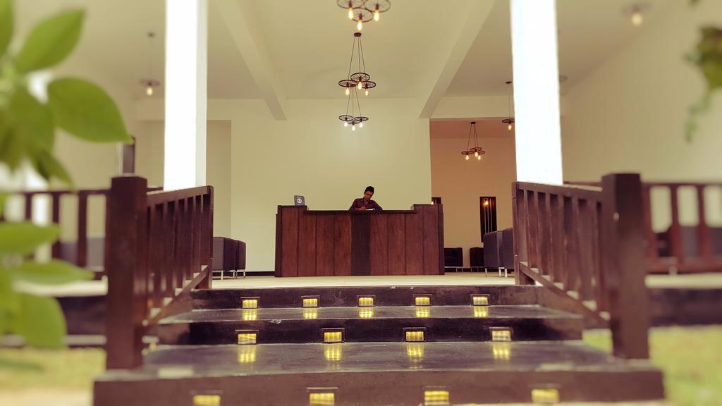 Lakmini Lodge Сигирия Экстерьер фото