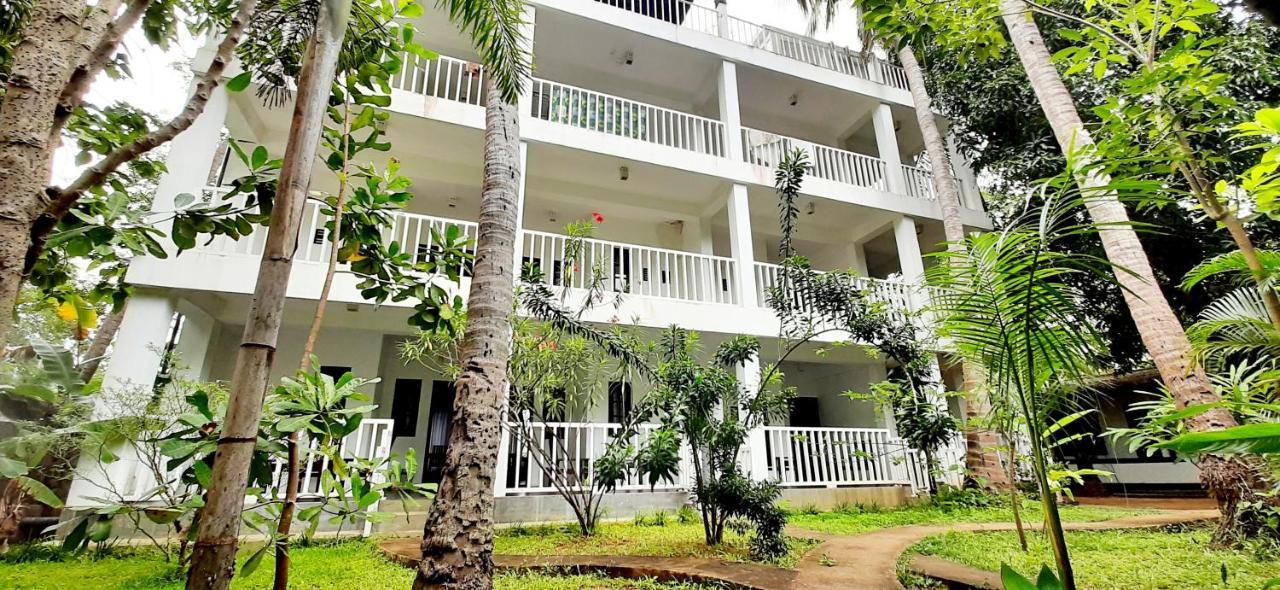 Lakmini Lodge Сигирия Экстерьер фото